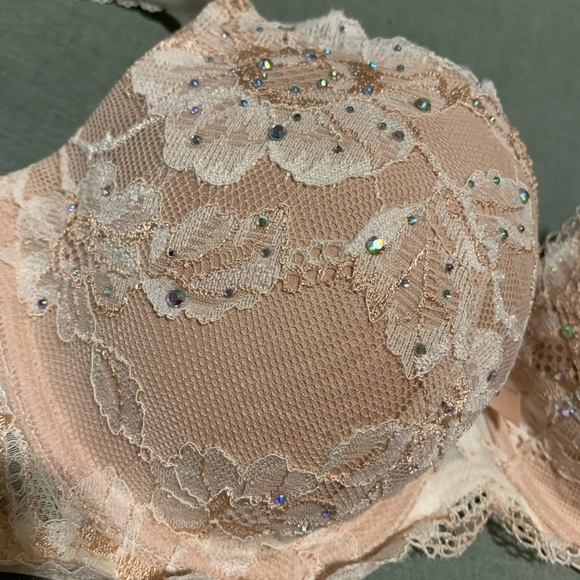 💕Body by Victoria LIGHTLY LINED Demi Bra💕 - Picture 8 of 10